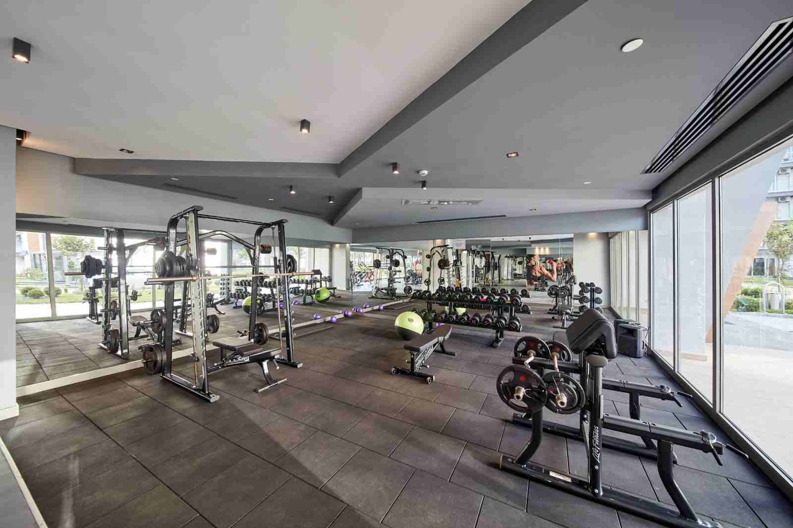 شقق في هالكالي- اسطنبول في مجمع اطلالات خدمات تشطيبات مساحات خضراء
مشروعنا في منطقة هالكالي بجوار مطار اتاتورك الدولي
تقييم 95% للجنسية
قريب جدا من مطار اتاتورك 20 دقيقة مشي 🚶
محطة مترو هالكالي مس...