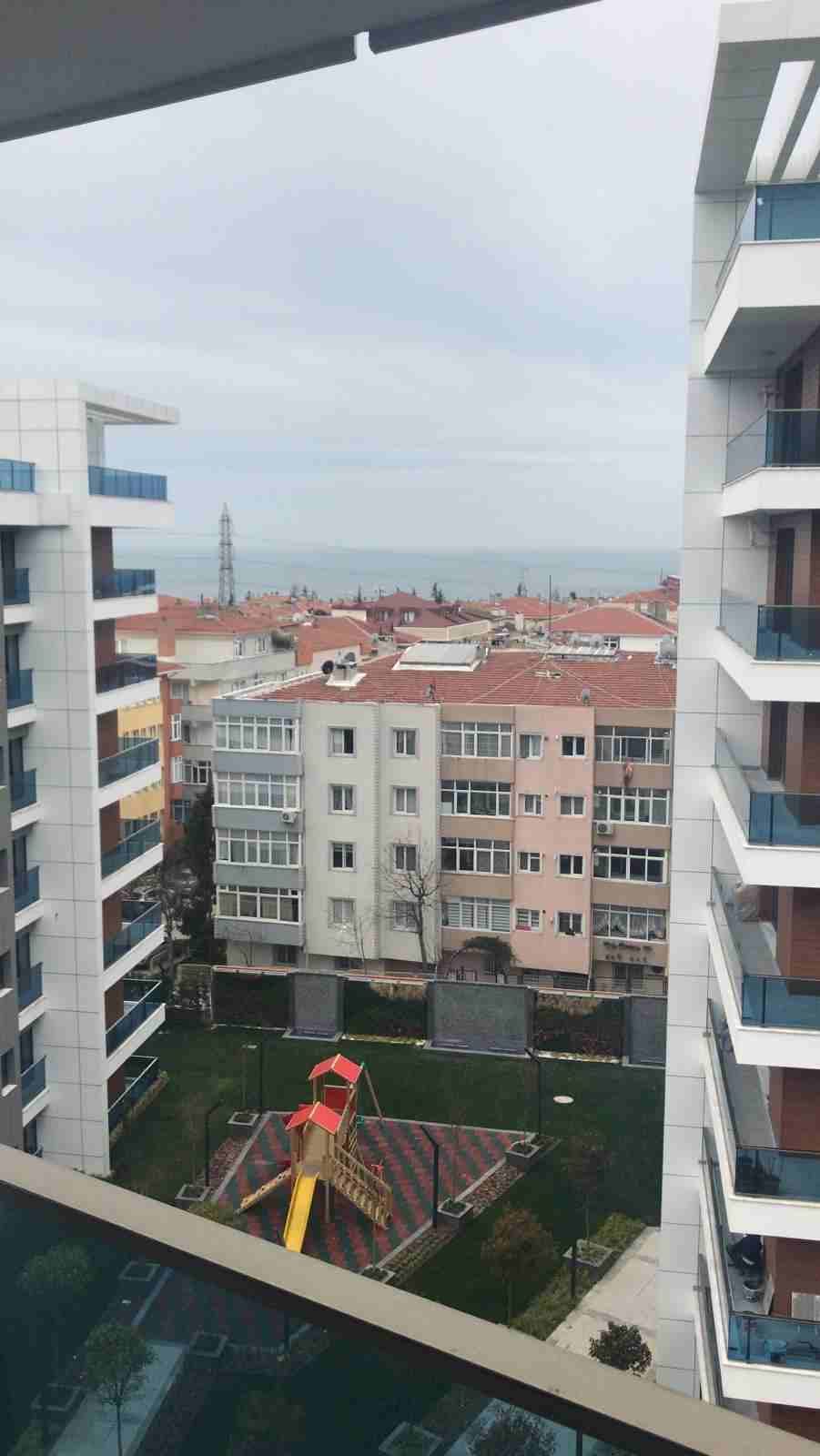 مجمع سكني جاهز في منطقة افجلار بقلب اسطنبول اطلالة على البحر 🌊
يعتبر افجلار من ارقى احياءاسطنبول الاوربية بسبب موقعه المتميز القريب من سواحل بحر مرمرة وقربه من جميع خطوط المواصلات البرية وحتى البحري...