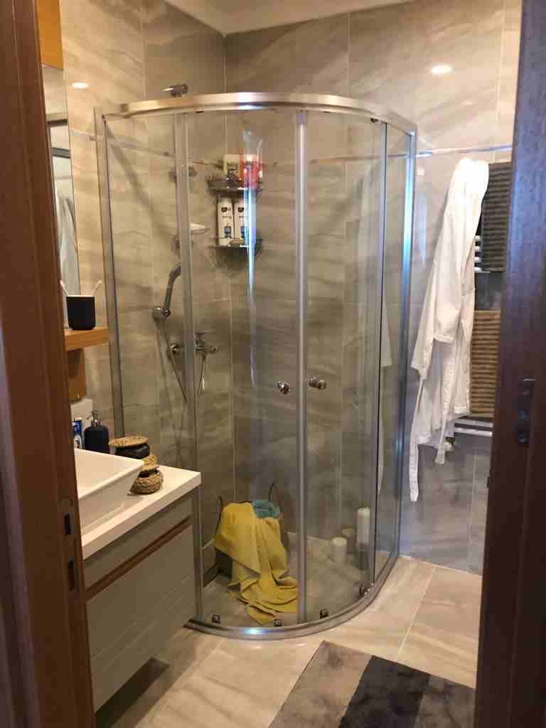 مجمع سكني جاهز في منطقة افجلار بقلب اسطنبول اطلالة على البحر 🌊
يعتبر افجلار من ارقى احياءاسطنبول الاوربية بسبب موقعه المتميز القريب من سواحل بحر مرمرة وقربه من جميع خطوط المواصلات البرية وحتى البحري...